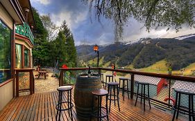 Candlelight Lodge